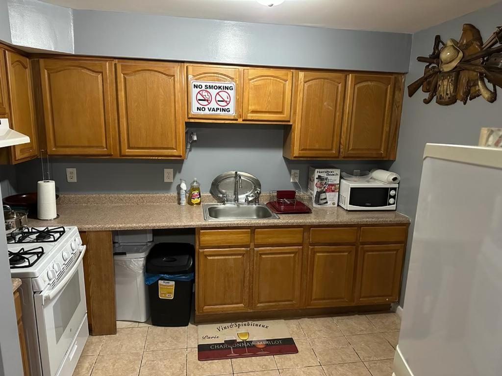 Divine Guest House Room D. 6Mins Near Ewr Newark Airport, 4Mins To Penn Station / Prudential ภายนอก รูปภาพ